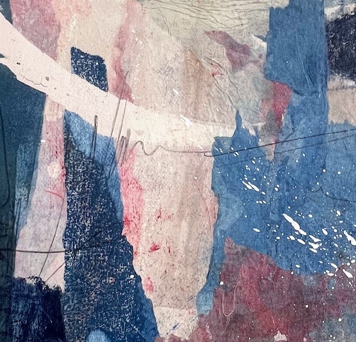 Détail photographique 1 de Brume Rose : superpositions et fibres du papier.