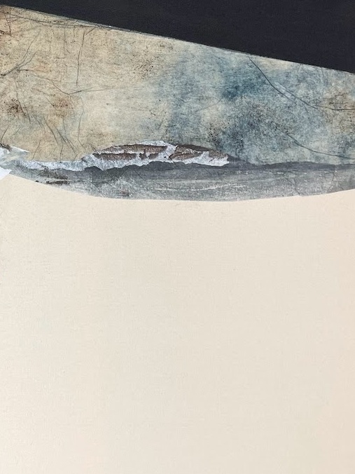 Détail photographique 2 de Isobathe : superpositions et fibres du papier.